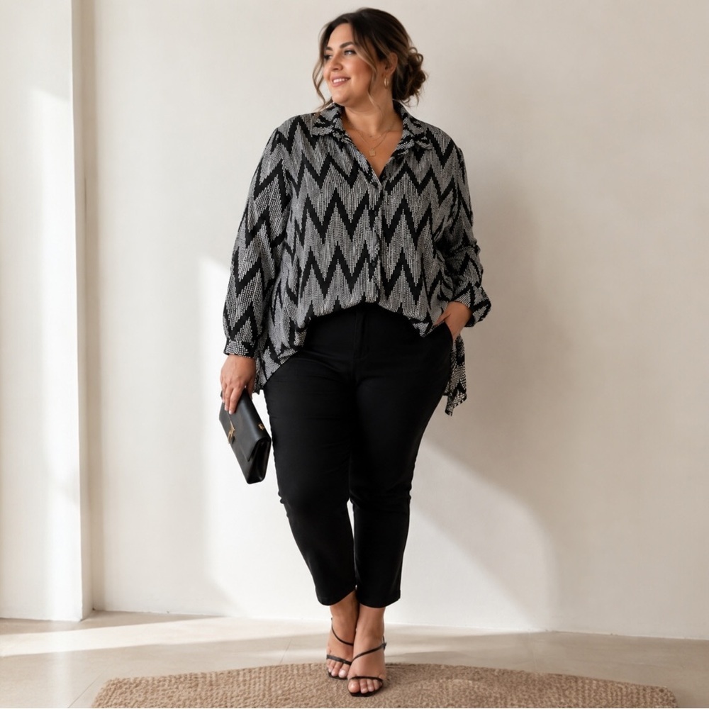 NY Collection Black and White Chevron Button Down Shirt. Size 1X.